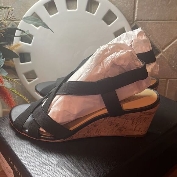 Talbots Black Royce Elastic Heels - 8.5 - Excellent Condition - Picture 3 of 9